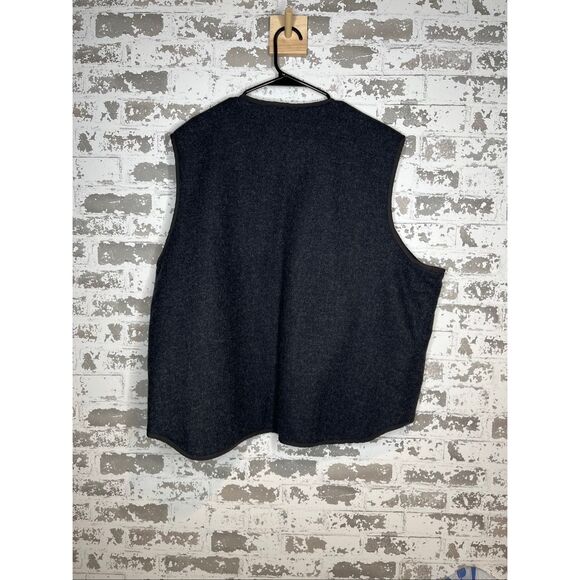 Woolrich | mens wool reversible Sherpa lined vest - Picture 7 of 10